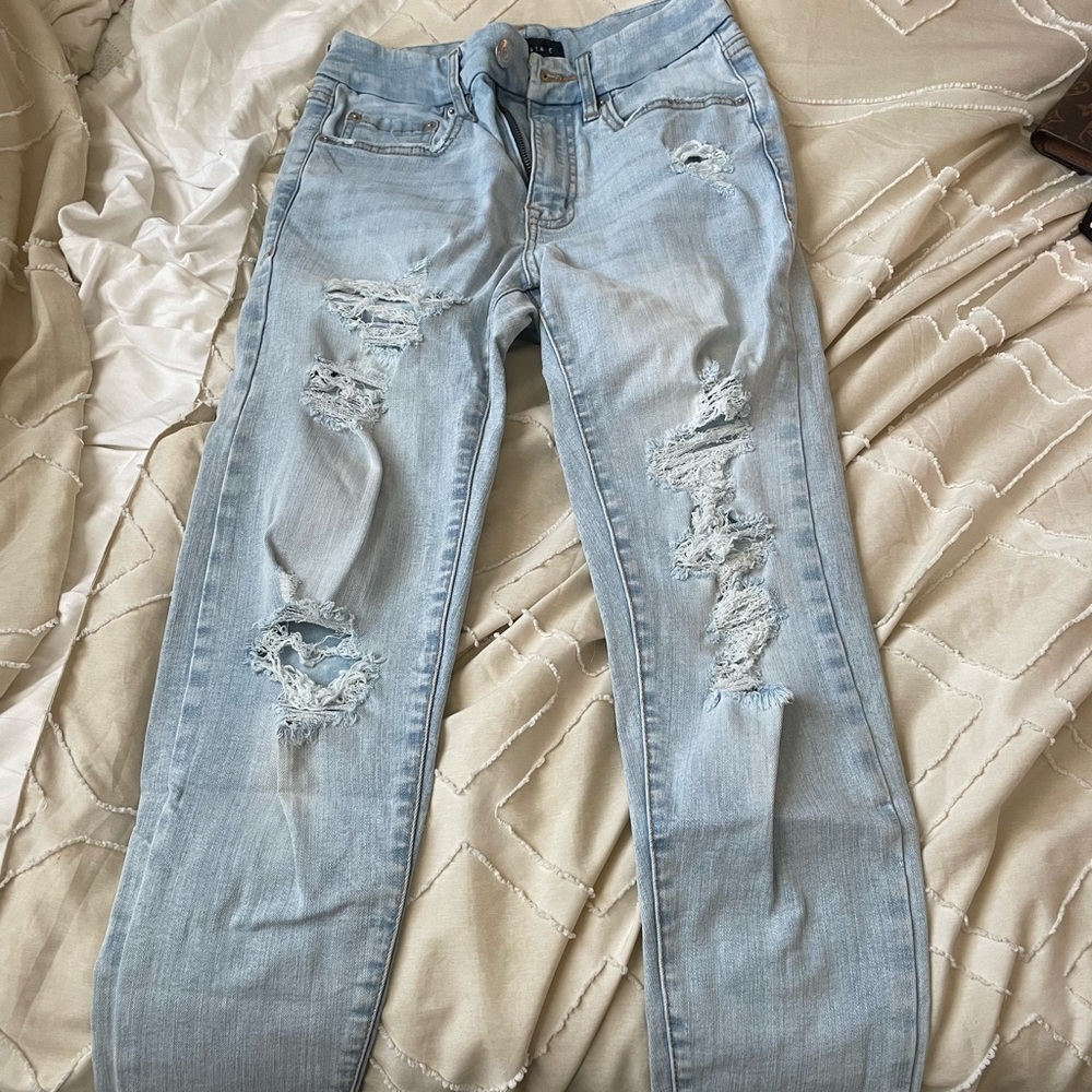 Aeropostale Ripped Skinny Jeans